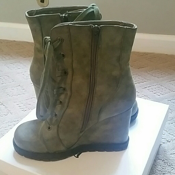 2 Lips Too Shoes - Olive green wedge boots